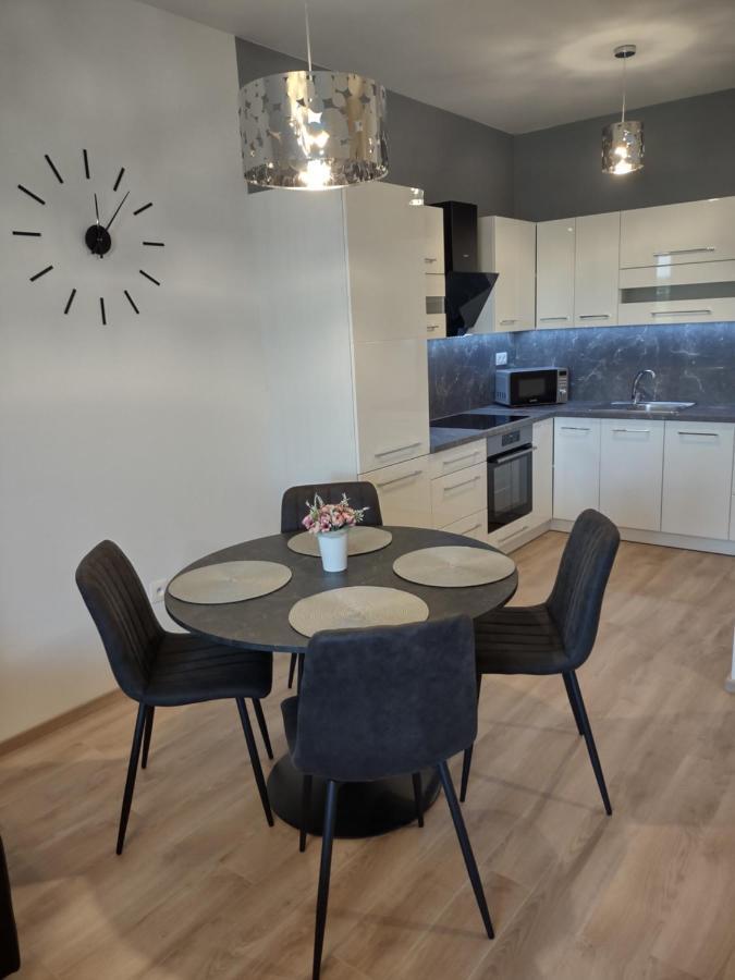Karina Apartman Apartment Dunajska Streda Exterior photo